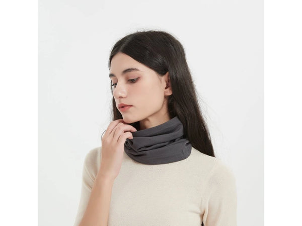 Neck scarf with silver inside