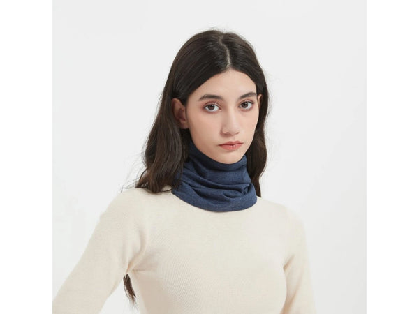 Neck scarf with silver inside