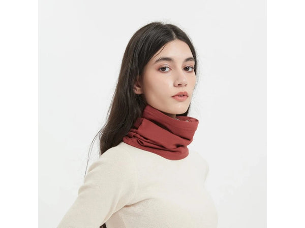 Neck scarf with silver inside