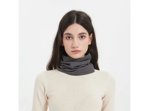 Neck scarf with silver inside