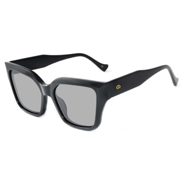 KUGO Taras Black side view of grey lens sunglasses